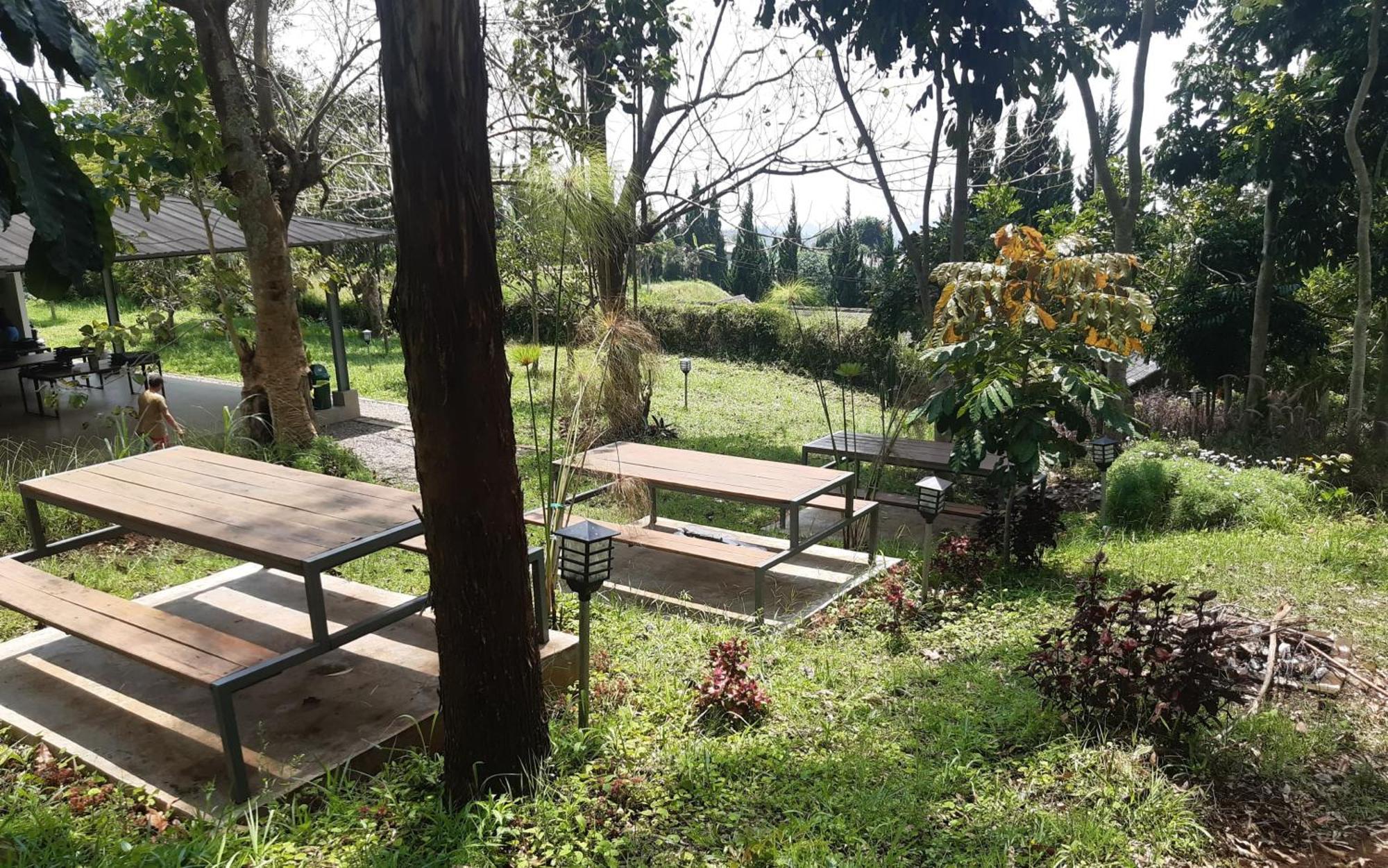 Hotel Bukit Pinus Tegalharendong Zewnętrze zdjęcie